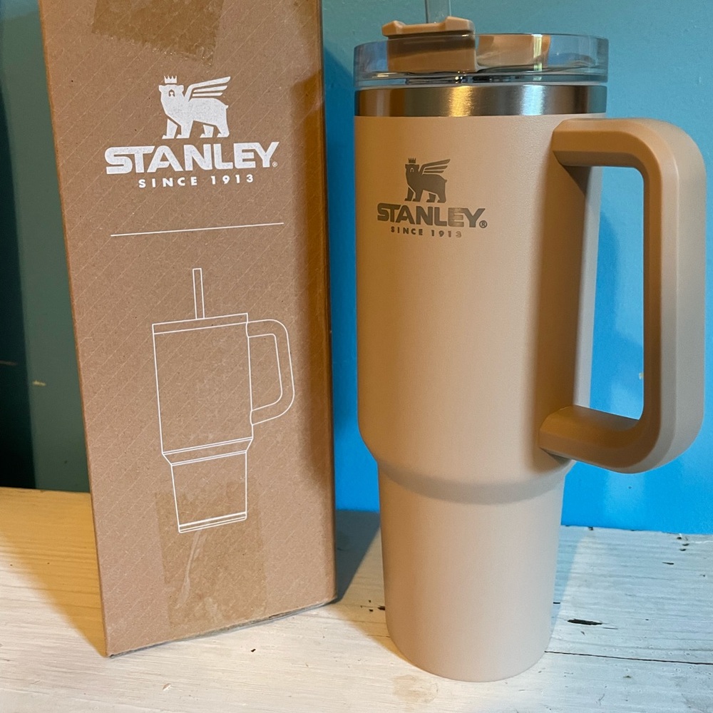 Stanley cup 40 oz NEW